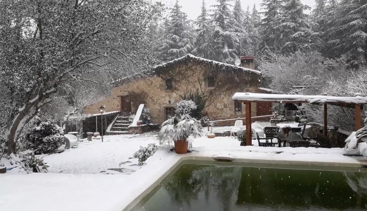 casa con nieve